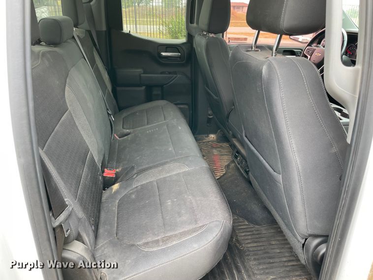 image for item MR9499 2019 Chevrolet Silverado 1500  Double Cab pickup truck