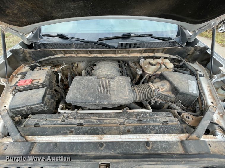 image for item MR9499 2019 Chevrolet Silverado 1500  Double Cab pickup truck