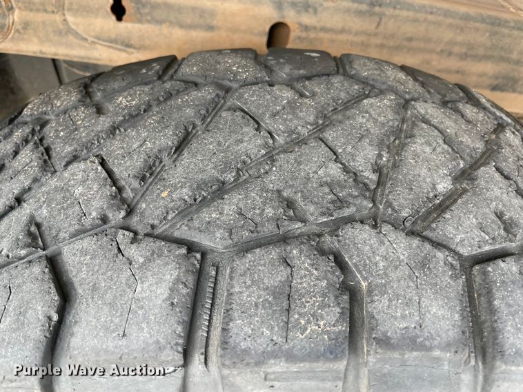 image for item MR9499 2019 Chevrolet Silverado 1500  Double Cab pickup truck