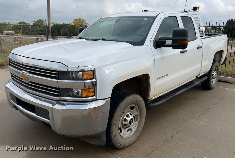 image for item MR9501 2016 Chevrolet Silverado 2500HD  Double Cab pickup truck