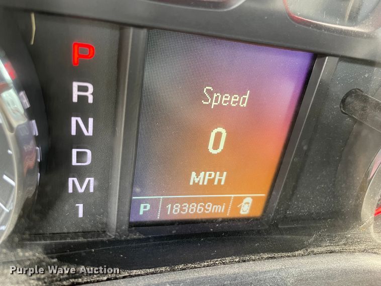 image for item MR9501 2016 Chevrolet Silverado 2500HD  Double Cab pickup truck