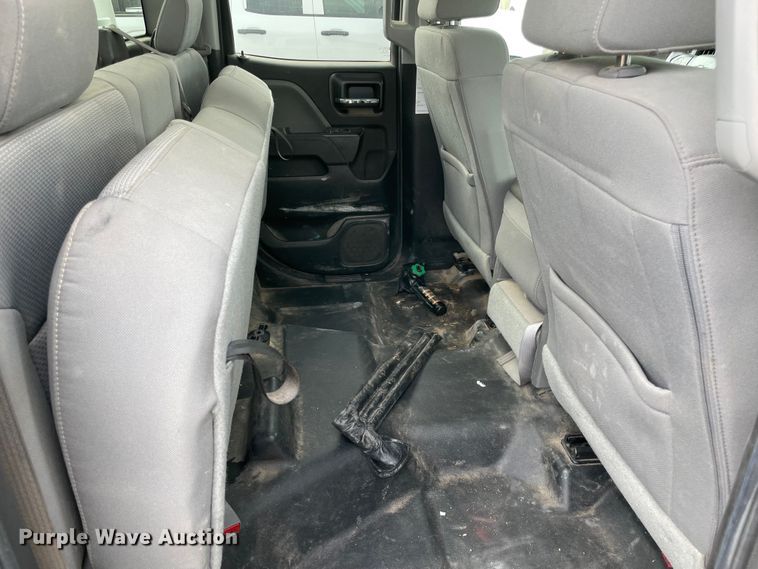 image for item MR9501 2016 Chevrolet Silverado 2500HD  Double Cab pickup truck