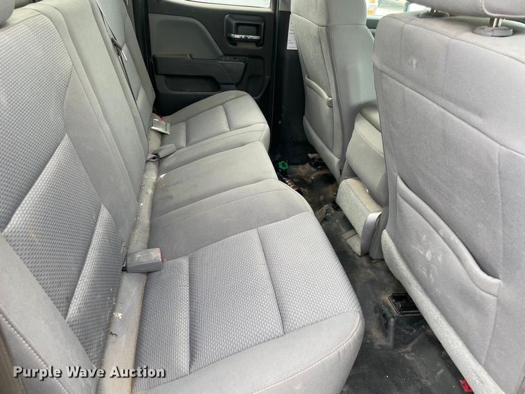 image for item MR9501 2016 Chevrolet Silverado 2500HD  Double Cab pickup truck