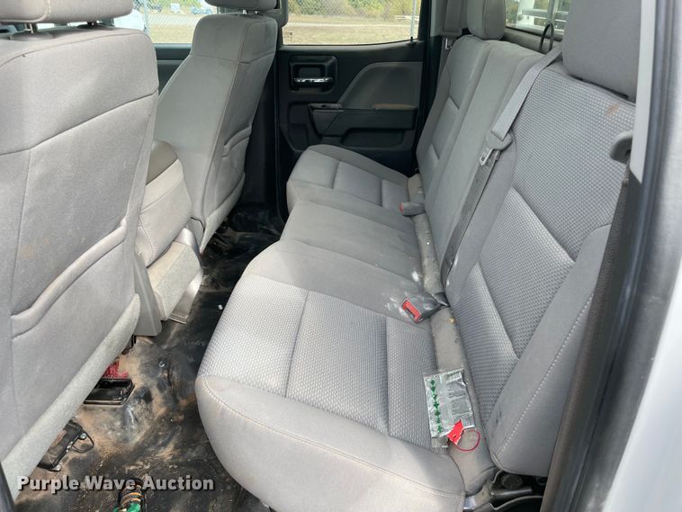 image for item MR9501 2016 Chevrolet Silverado 2500HD  Double Cab pickup truck