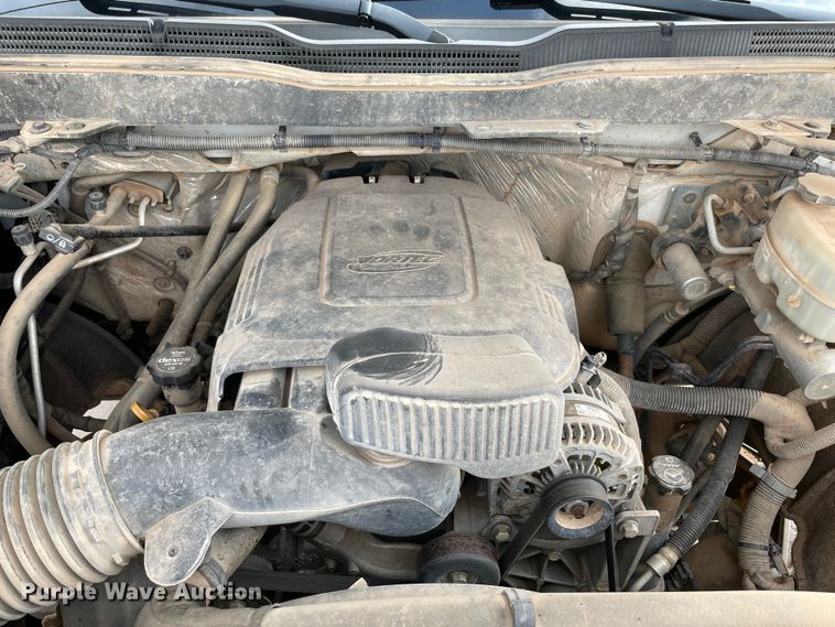 image for item MR9501 2016 Chevrolet Silverado 2500HD  Double Cab pickup truck