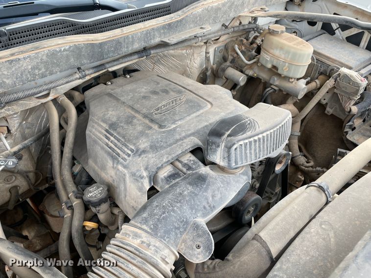 image for item MR9501 2016 Chevrolet Silverado 2500HD  Double Cab pickup truck