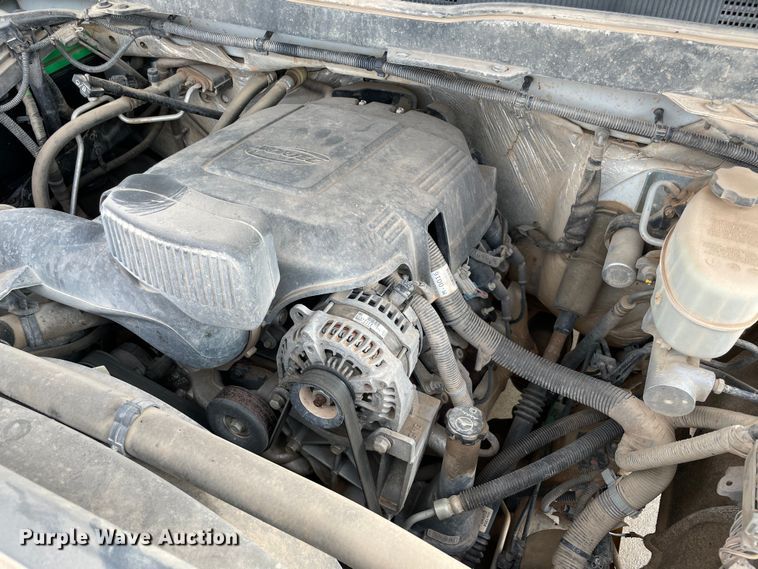 image for item MR9501 2016 Chevrolet Silverado 2500HD  Double Cab pickup truck