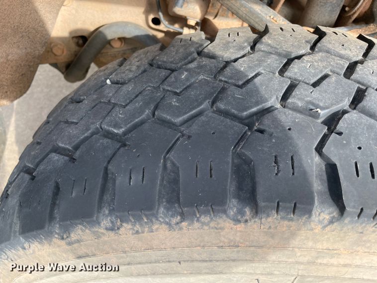 image for item MR9501 2016 Chevrolet Silverado 2500HD  Double Cab pickup truck