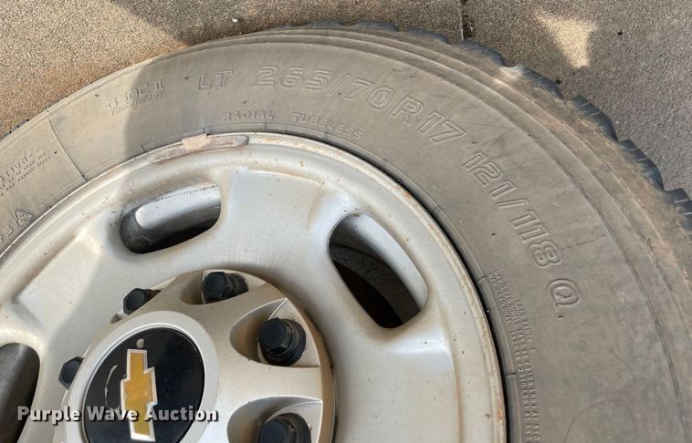 image for item MR9501 2016 Chevrolet Silverado 2500HD  Double Cab pickup truck