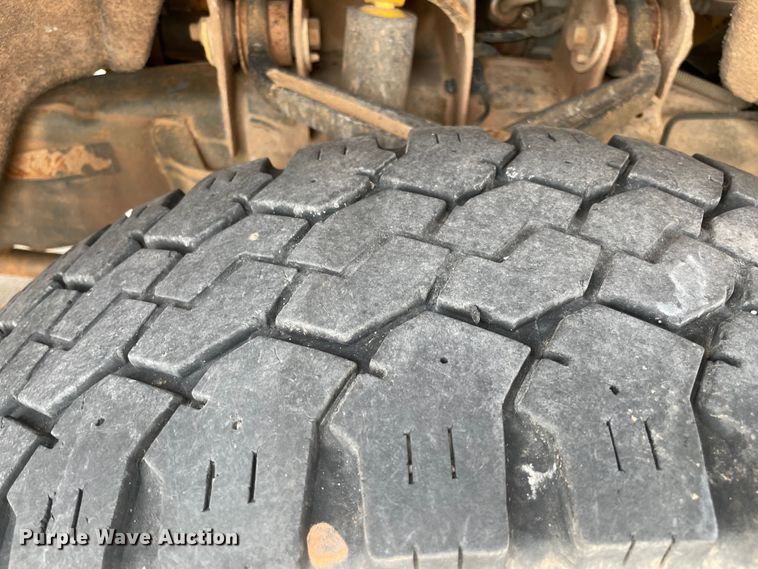 image for item MR9501 2016 Chevrolet Silverado 2500HD  Double Cab pickup truck