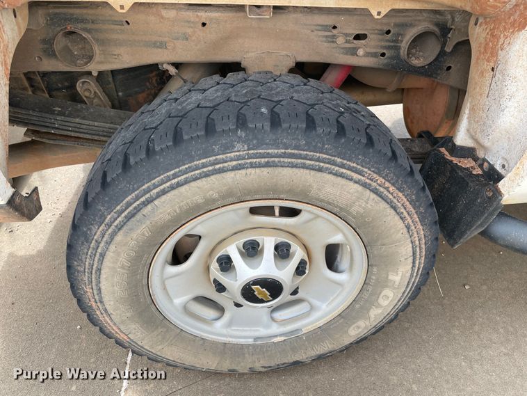 image for item MR9501 2016 Chevrolet Silverado 2500HD  Double Cab pickup truck