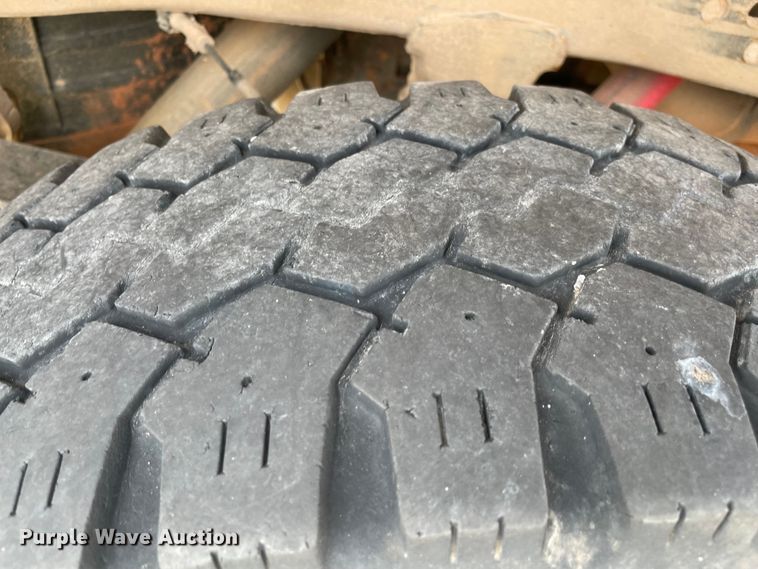 image for item MR9501 2016 Chevrolet Silverado 2500HD  Double Cab pickup truck