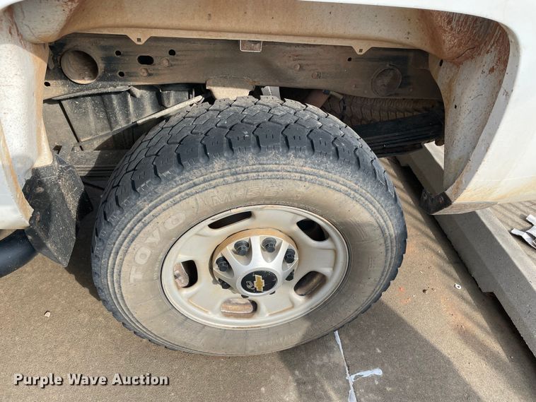 image for item MR9501 2016 Chevrolet Silverado 2500HD  Double Cab pickup truck