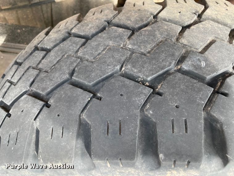 image for item MR9501 2016 Chevrolet Silverado 2500HD  Double Cab pickup truck