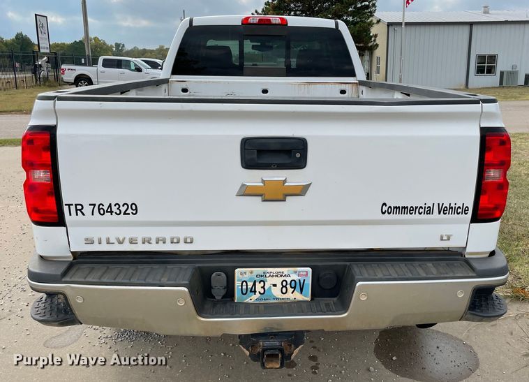 image for item MR9502 2015 Chevrolet Silverado 2500HD  Double Cab pickup truck