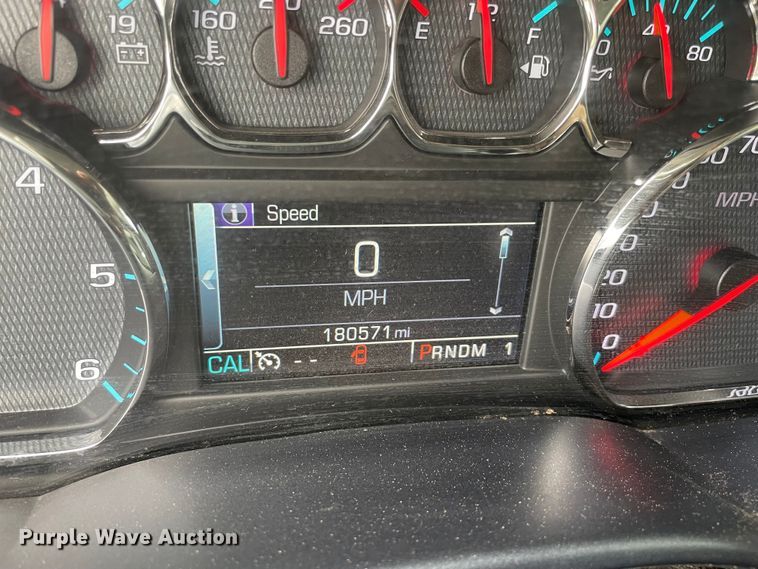 image for item MR9502 2015 Chevrolet Silverado 2500HD  Double Cab pickup truck