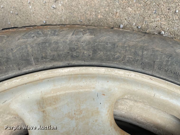 image for item MR9502 2015 Chevrolet Silverado 2500HD  Double Cab pickup truck