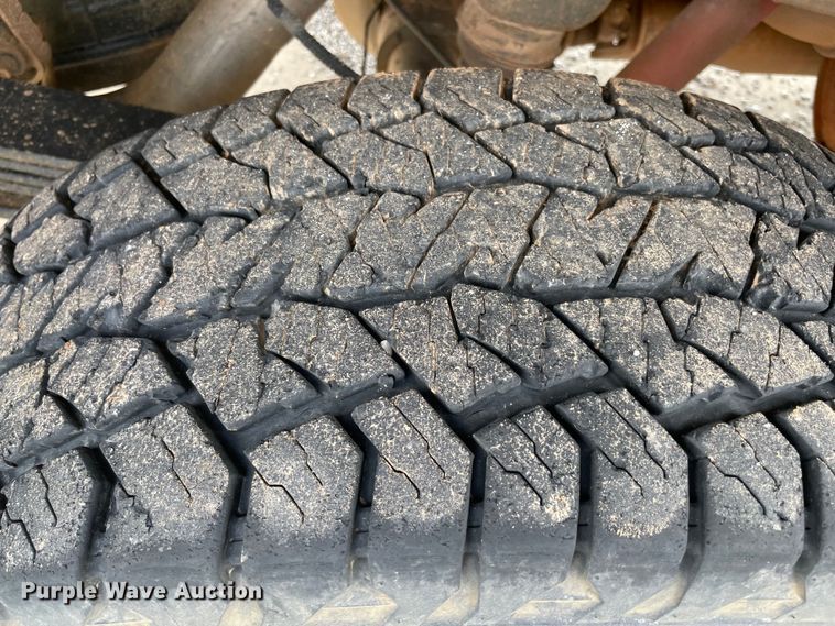 image for item MR9502 2015 Chevrolet Silverado 2500HD  Double Cab pickup truck