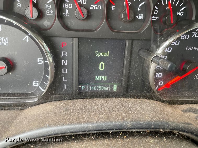 image for item MR9503 2018 Chevrolet Silverado 2500HD  Double Cab pickup truck cab and chassis