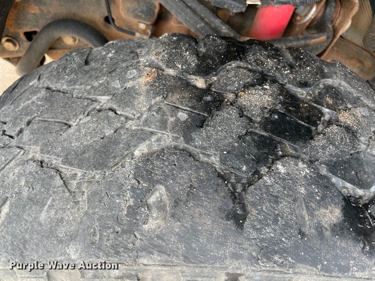 image for item MR9503 2018 Chevrolet Silverado 2500HD  Double Cab pickup truck cab and chassis