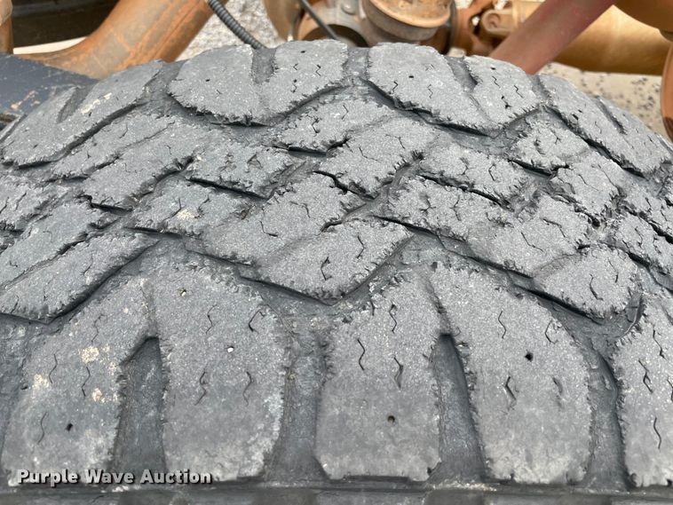 image for item MR9503 2018 Chevrolet Silverado 2500HD  Double Cab pickup truck cab and chassis