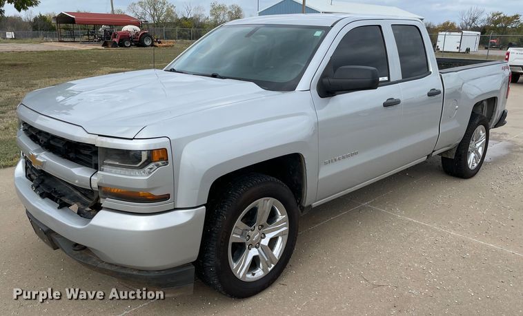 image for item MR9505 2018 Chevrolet Silverado 1500  Double Cab pickup truck