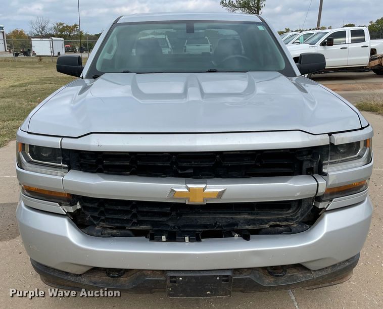 image for item MR9505 2018 Chevrolet Silverado 1500  Double Cab pickup truck