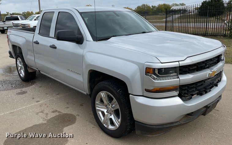 image for item MR9505 2018 Chevrolet Silverado 1500  Double Cab pickup truck