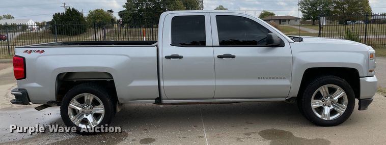 image for item MR9505 2018 Chevrolet Silverado 1500  Double Cab pickup truck
