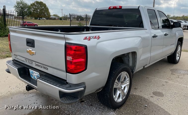 image for item MR9505 2018 Chevrolet Silverado 1500  Double Cab pickup truck