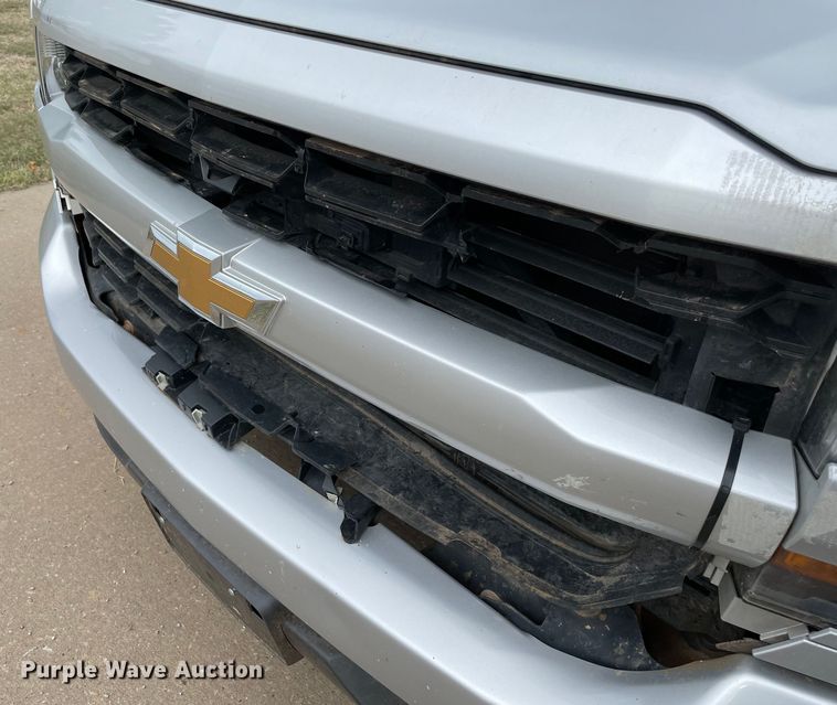 image for item MR9505 2018 Chevrolet Silverado 1500  Double Cab pickup truck