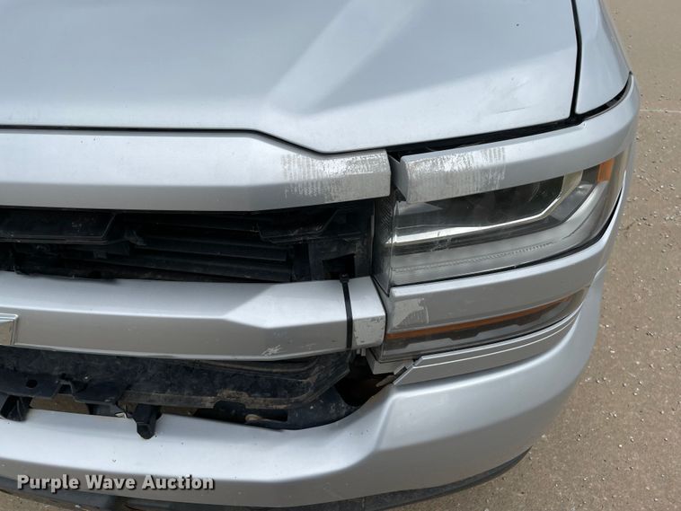 image for item MR9505 2018 Chevrolet Silverado 1500  Double Cab pickup truck