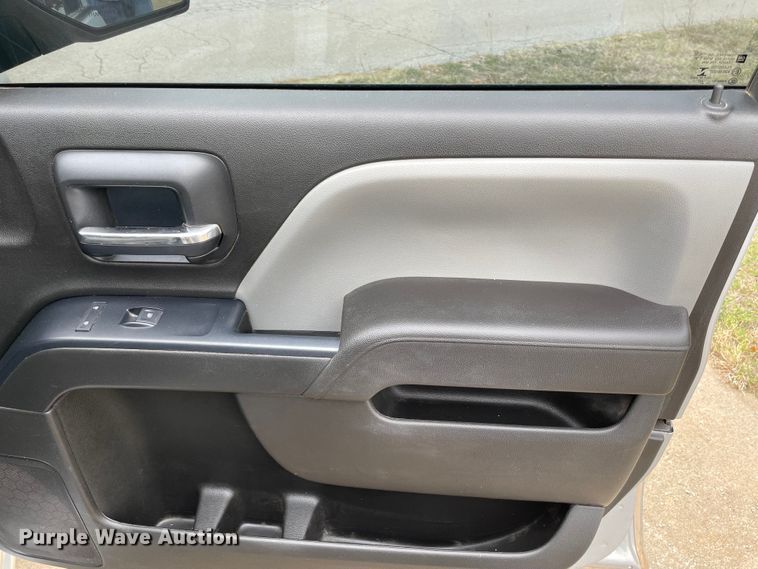 image for item MR9505 2018 Chevrolet Silverado 1500  Double Cab pickup truck