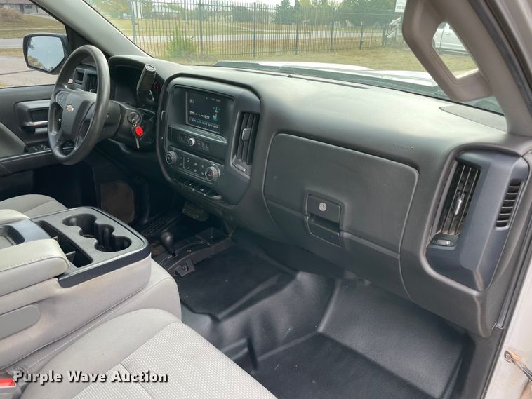 image for item MR9505 2018 Chevrolet Silverado 1500  Double Cab pickup truck