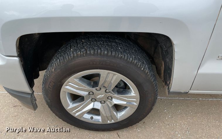 image for item MR9505 2018 Chevrolet Silverado 1500  Double Cab pickup truck