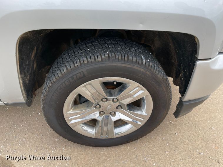 image for item MR9505 2018 Chevrolet Silverado 1500  Double Cab pickup truck