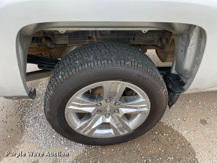 image for item MR9505 2018 Chevrolet Silverado 1500  Double Cab pickup truck