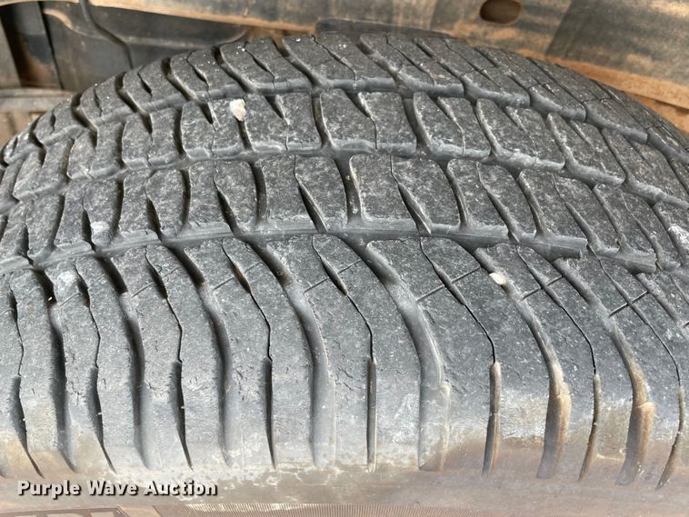 image for item MR9505 2018 Chevrolet Silverado 1500  Double Cab pickup truck