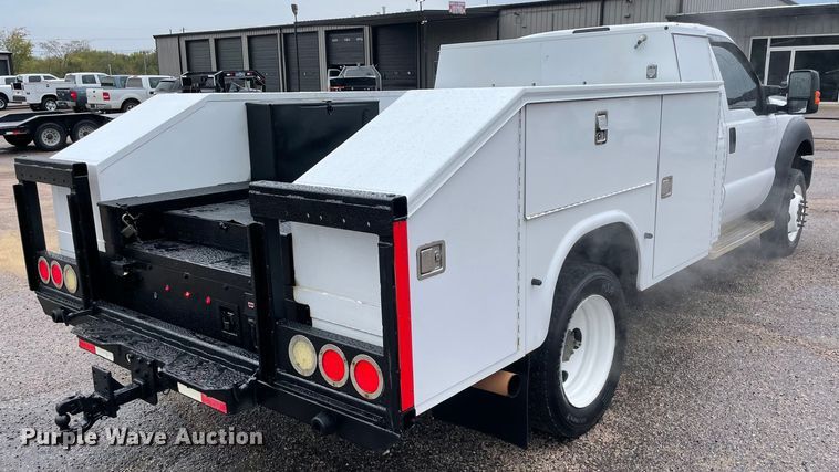 image for item MR9520 2016 Ford F550 Super Duty XL  utility / service truck