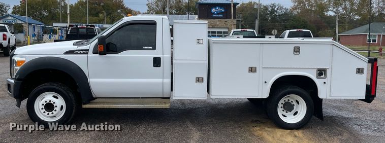 image for item MR9520 2016 Ford F550 Super Duty XL  utility / service truck