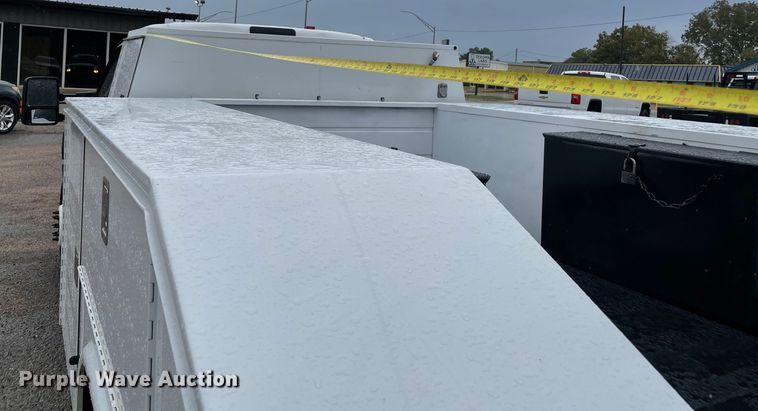 image for item MR9520 2016 Ford F550 Super Duty XL  utility / service truck