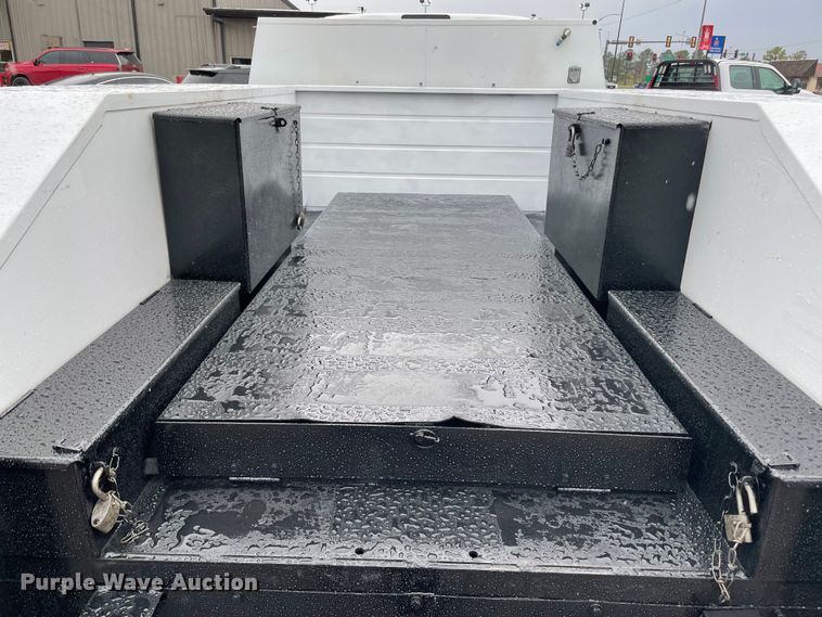 image for item MR9520 2016 Ford F550 Super Duty XL  utility / service truck