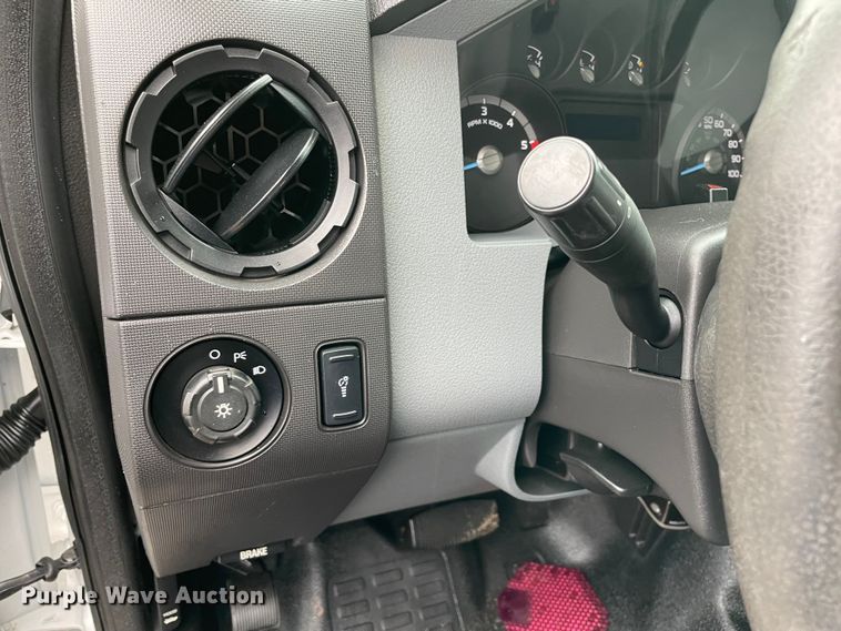 image for item MR9520 2016 Ford F550 Super Duty XL  utility / service truck