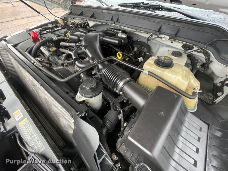 image for item MR9520 2016 Ford F550 Super Duty XL  utility / service truck