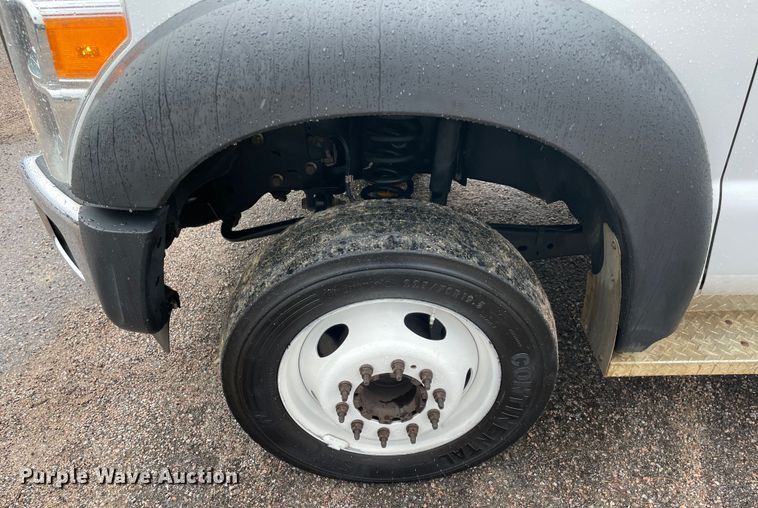 image for item MR9520 2016 Ford F550 Super Duty XL  utility / service truck