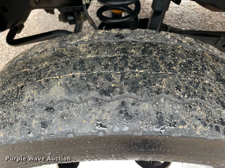 image for item MR9520 2016 Ford F550 Super Duty XL  utility / service truck