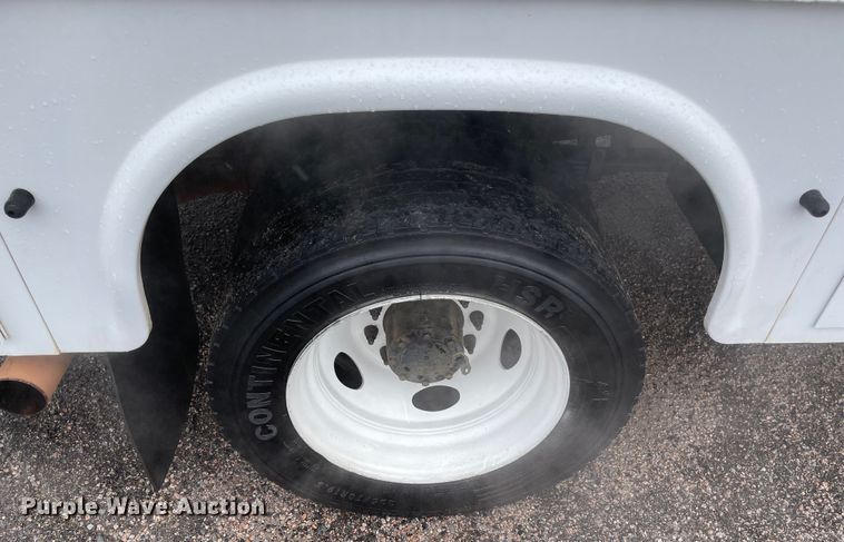 image for item MR9520 2016 Ford F550 Super Duty XL  utility / service truck