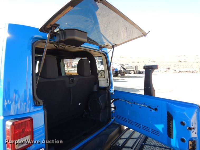 image for item MR9618 2011 Jeep Wrangler Rubicon  SUV