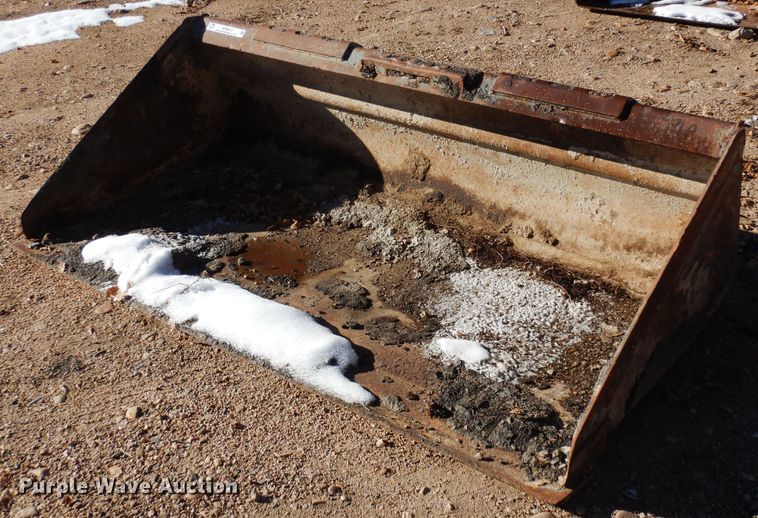 image for item MR9639 Skid steer bucket
