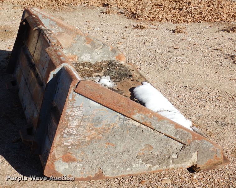 image for item MR9639 Skid steer bucket